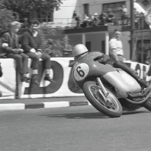 Gary Hocking (MV) 1962 Junior TT