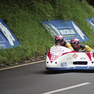Gary Horspole & Kevin Leigh (Shelbourne Honda) 1998 Sidecar TT