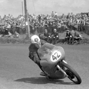 Geoff Duke (Norton) 1959 Junior Ulster Grand Prix