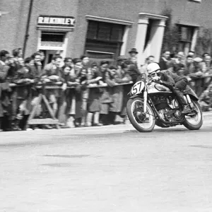 Geoff Duke (Norton) on Bray Hill, 1950 Senior TT