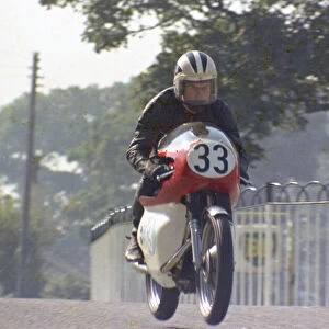 Geoff Taylor (AJS) 1971 Junior Manx Grand Prix