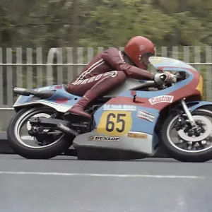 German Herbert Schwifrecke (Suzuki) at Braddan Bridge