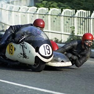Gordon Fox & M Sanderson (Triumph) 1969 750 Sidecar TT