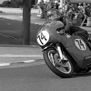 Graham Roberts (Seeley) 1977 Senior Manx Grand Prix