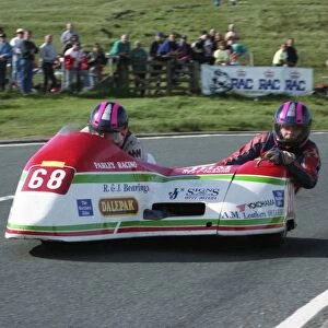 Greg Lambert & Carl Kirwin (Shelbourne Yamaha) 1993 Sidecar TT