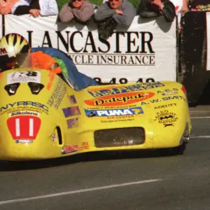 Greg Lambert & Leigh Aubrey (Windle Yamaha) 1999 Sidecar TT