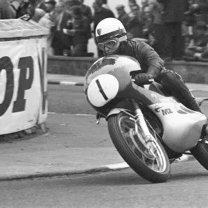 Gunther Bartusch (MZ) 1971 Junior TT Gunther Bartusch (MZ) 1971 Junior TT