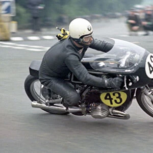 Hans Otto Butenuth (BMW) 1971 Senior TT