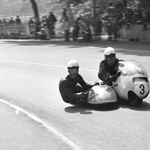 Helmut Fath & Wolfgang Kalauch (URS) 1967 Sidecar TT