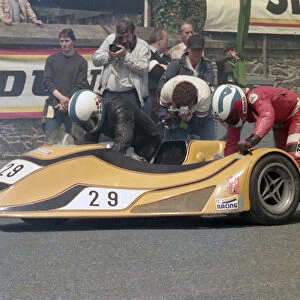 Helmut Lunemann & Mike Cain (Yamaha) 1986 Sidecar TT