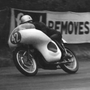 Hideo Oishi (Yamaha) 1961 Ultra Lightweight TT