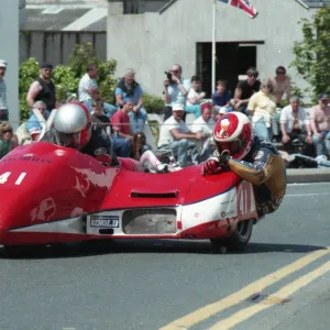 Bill Hodgkins & Sean Collister (Windle) 1993 Sidecar TT