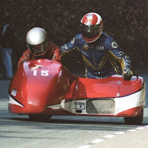 Bill Hodgkins & Sean Collister (Windle Yamaha) 1992 Sidecar TT