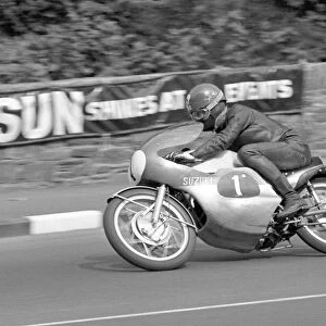 Hugh Anderson at Braddan Bridge: 1966 Ultra Lightweight TT