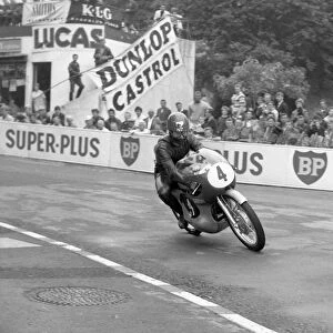 Hugh Anderson (Suzuki); 1963 50cc TT