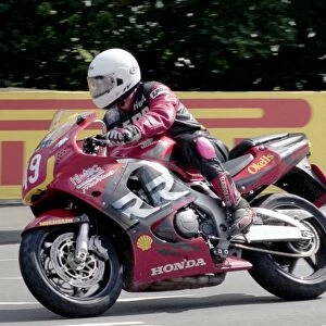 Hugh Reynolds (Honda) 1998 Production TT