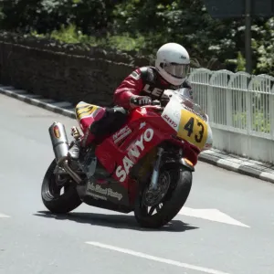 Hugh Reynolds (Honda) 1998 Senior TT