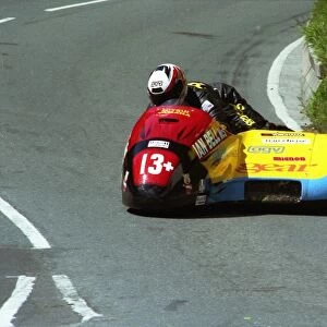 Ian Bell & Craig Hallam (Windle Mitsui Yamaha) 1995 Sidecar TT
