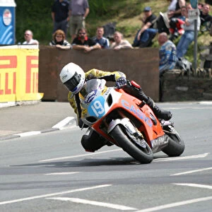 Ian Hutchinson (Suzuki) 2004 Junior TT