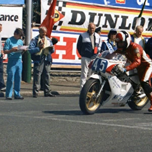 Ian Jones (Yamaha) 1989 Junior TT