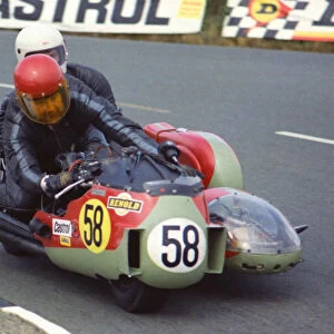 Ian McDonald & P Godfery (Weslake) 1974 750sc TT
