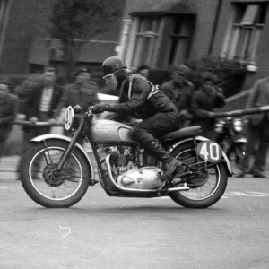 J E Williams (Triumph) 1952 Senior Clubman TT