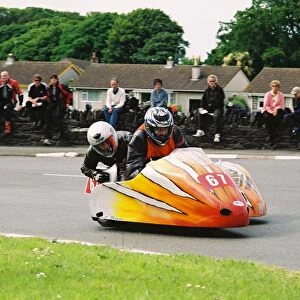 Jean-Claude Huet & Emmanuel Nicholas (Ireson Kawasaki) 2004 Sidecar TT