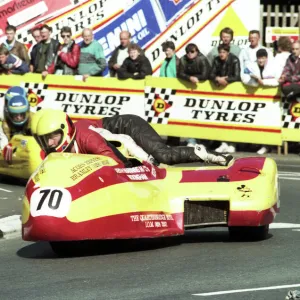 Jed Tennant & Ian Tennant (Yamaha) 1989 Sidecar TT