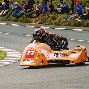 Jef Driesen & Barry Pepperrell (Ireson Honda) 2004 Sidecar TT