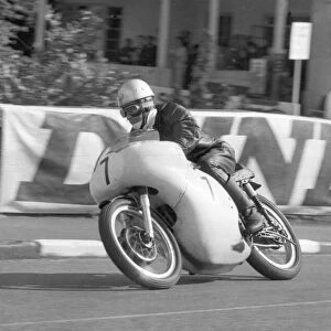 Jim Evans (Norton) 1966 Senior Manx Grand Prix