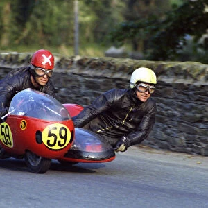 Joe Coxon & W Costelloe (BSA) 1971 750 Sidecar TT