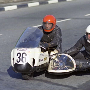 Joe Coxon & W Costelloe (Devimead BSA) 1973 750 Sidecar TT
