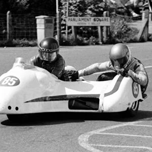 Joe Heys & Ray Burns (J H Yamaha) 1985 Sidecar TT