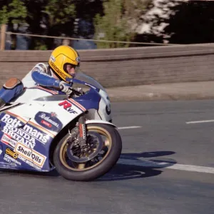 Joey Dunlop (Honda) 1985 Formula One TT