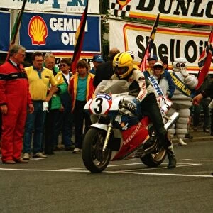 Joey Dunlop (Honda) 1988 Formula One TT