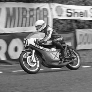 Joey Dunlop verlässt Governors Bridge : 1976 TT Joey Dunlop verlässt Governors Bridge : 1976 TT