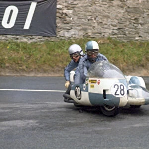 John Crick & D Senior (BSA) 1971 500 Sidecar TT