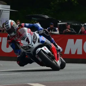 John McGuinness (Honda) at Quarter Bridge 2012 Formula One TT John McGuinness (Honda) at Quarter Bridge 2012 Formula One TT