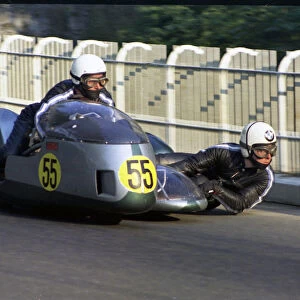 John Wright-Bailey & Eddie Kiff (Norton) 1971 750 Sidecar TT