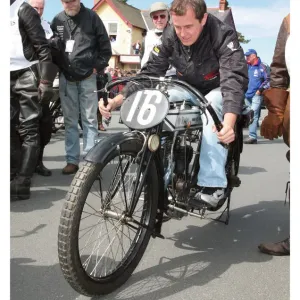 Johns Classic TT mount? Johns Classic TT mount?
