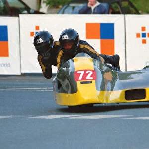 Jon Perkins & Peter Allebone (Judarch) 2000 Sidecar TT