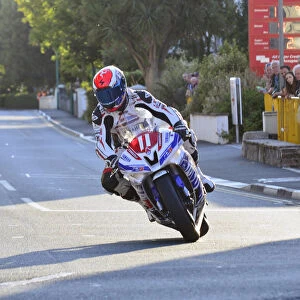 Julian Tonuitti (Yamaha) 2014 Newcomers A Manx Grand Prix
