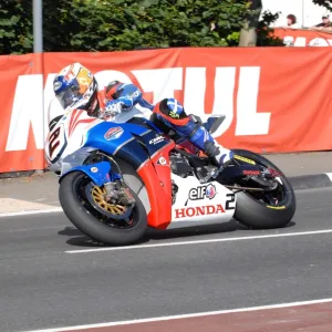 Keith Amor at Quarter Bridge: 2011 Senior TT