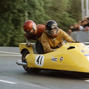 Keith Brown & Steven Langham (Yamaha) 1989 Sidecar TT