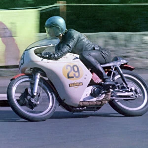 Keith Cowie (Norton) 1972 Senior Manx Grand Prix