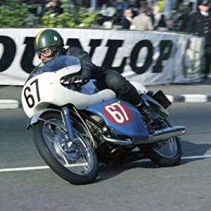 Kel Carruthers (Suzuki) 1967 Production 250cc TT