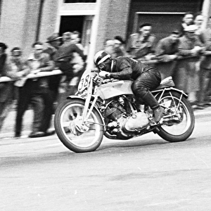 Ken Bills (Vincent) 1950 Senior TT