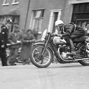 Ken Brough (BSA) 1952 Senior Clubman TT