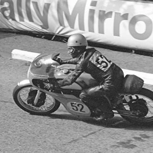 Ken Daniels (Norton) 1966 Senior Manx Grand Prix