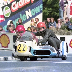 Ken Graham & Dennis Tower (Barton Suzuki) 1976 1000 Sidecar TT